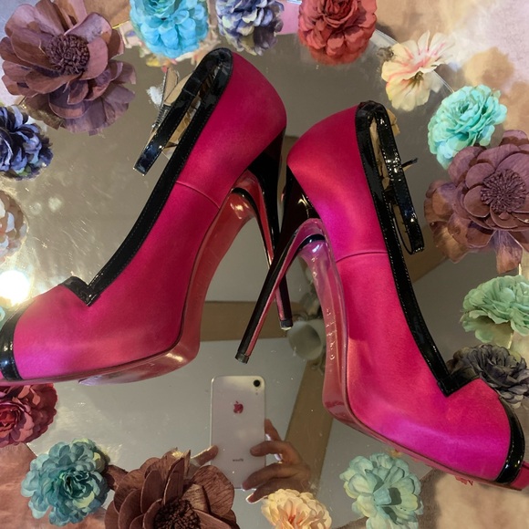 GUC!!!!💝Alexander McQueen color block pumps.
Satin and patent leather. - Picture 8 of 12